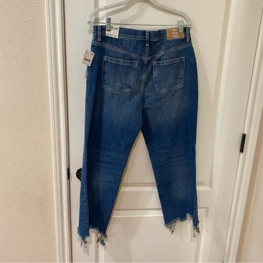 NWT Free people mid-rise straight leg‎ distressed hem denim jeans size 29